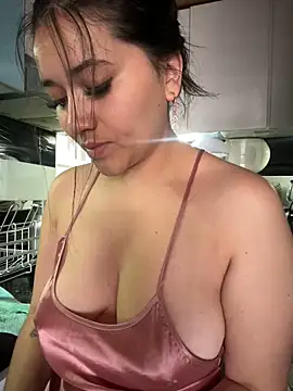 Veronica Wins  online show from April 16, 2026, 3:24 pm