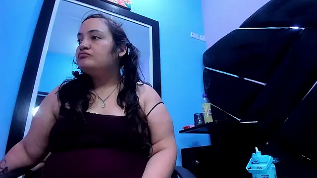 Snapshot of MiaRouss69 chatting on May 6, 2026, 10:04 pm MiaRouss69 online show from May 6, 2026, 10:04 pm