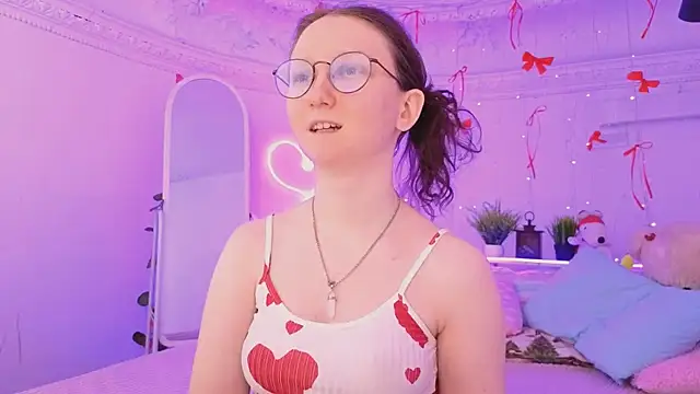 Snapshot of SunshineBlaze chatting on February 17, 2026, 1:29 pm SunshineBlaze online show from February 17, 2026, 1:29 pm