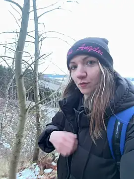 Marina und Jayden online show from February 16, 2026, 4:25 pm