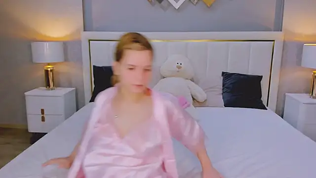 Snapshot of ALZA_AZURE chatting on February 13, 2026, 6:15 pm ALZA AZURE online show from February 13, 2026, 6:15 pm