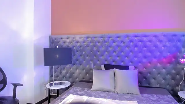 NatQueen online show from January 15, 2026, 10:35 pm