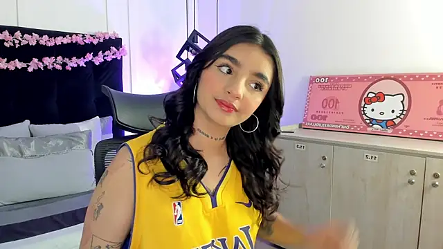 Abriil cutee online show from April 5, 2026, 1:52 pm