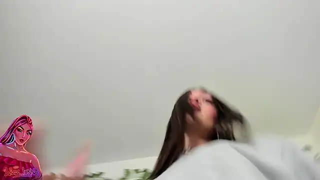 lizz lunna online show from April 10, 2026, 12:05 am