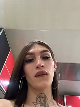 Snapshot of lizz_lunna chatting on April 19, 2026, 8:35 am lizz lunna online show from April 19, 2026, 8:35 am