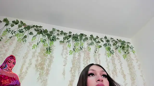 Snapshot of lizz_lunna chatting on April 22, 2026, 10:00 pm lizz lunna online show from April 22, 2026, 10:00 pm