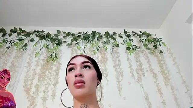 Snapshot of lizz_lunna chatting on July 7, 2026, 6:45 pm lizz lunna online show from July 7, 2026, 6:45 pm