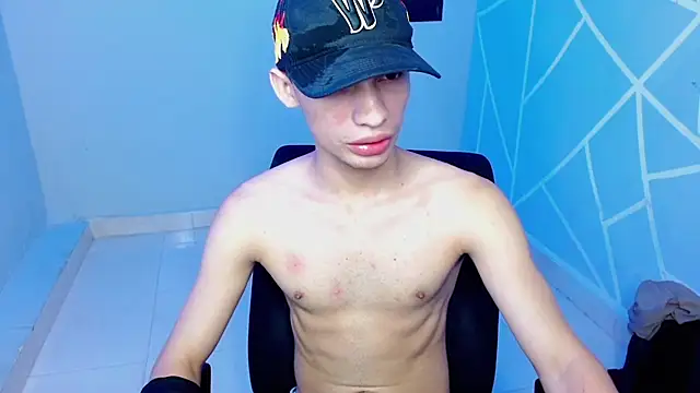 Snapshot of Axel_fox77 chatting on July 30, 2026, 11:59 pm Axel fox77 online show from July 30, 2026, 11:59 pm