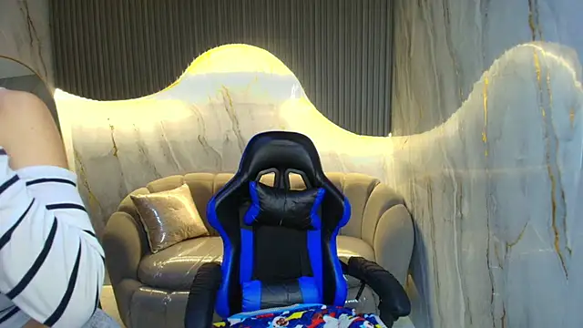 katalina r  online show from February 12, 2026, 3:34 am