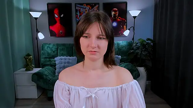 KikaOsterman online show from April 17, 2026, 2:42 pm