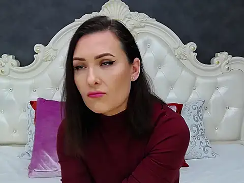 VeraNoir online show from February 12, 2026, 12:33 pm