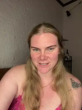 SexyBlondJoanna online show from March 3, 2026, 6:58 pm