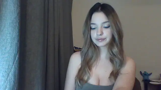 EvelineMagnetic online show from May 3, 2026, 8:26 pm