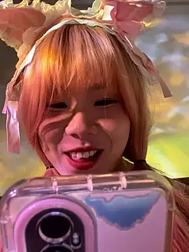 xiaoyubabyz online show from January 12, 2026, 3:12 am