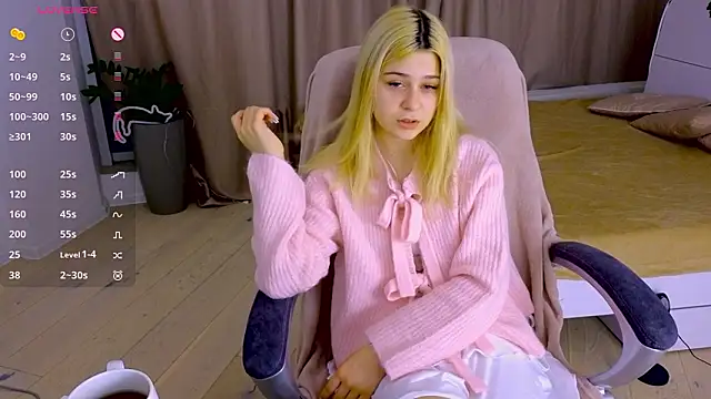 ApheliaStar online show from February 5, 2026, 4:11 pm