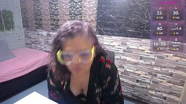 mia pazzi online show from January 12, 2026, 10:48 pm