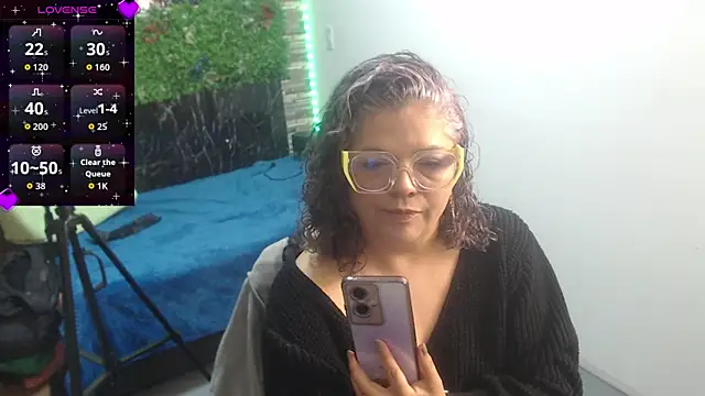 mia pazzi online show from January 16, 2026, 3:54 am