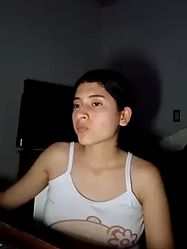 honeyhotgirl19 online show from March 1, 2026, 4:47 am