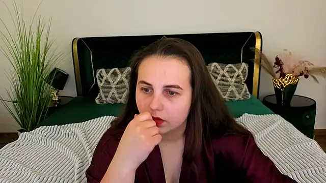 MikaFoxy online show from May 12, 2026, 5:48 am