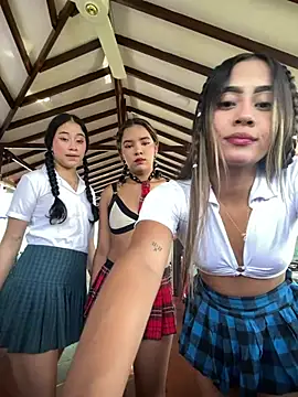 l0lita emi online show from March 7, 2026, 2:03 pm