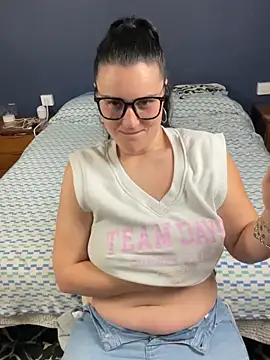 Alice Dan online show from March 8, 2026, 9:40 pm