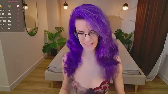 AuraLaunni online show from July 21, 2026, 7:32 am