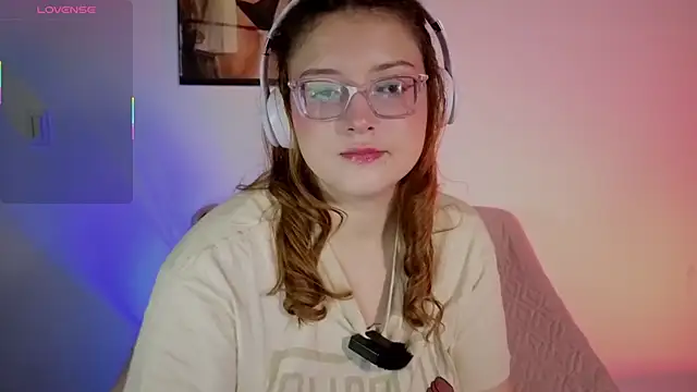 Mia Franklyn online show from April 28, 2026, 1:04 am