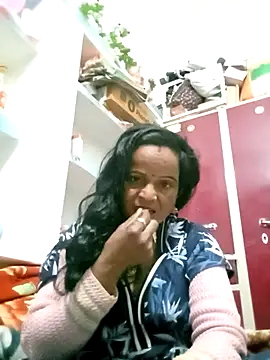 kiiuu sexe online show from February 4, 2026, 6:03 pm