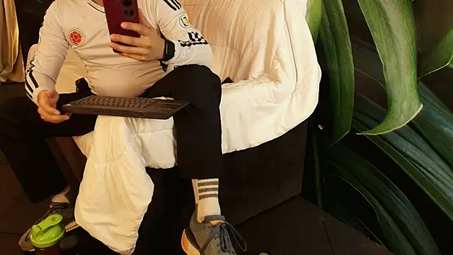 adamleexe online show from January 12, 2026, 3:12 am