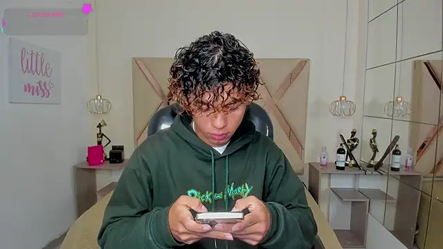 Snapshot of Anyelo_Twink chatting on June 27, 2026, 4:17 am Anyelo Twink online show from June 27, 2026, 4:17 am