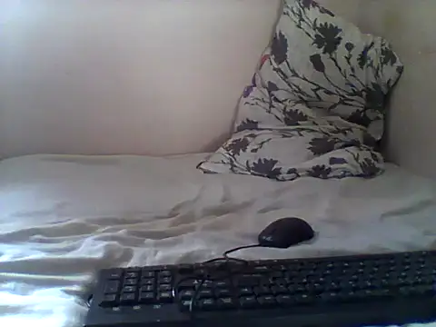 handsomeguy02 online show from June 15, 2026, 1:13 pm