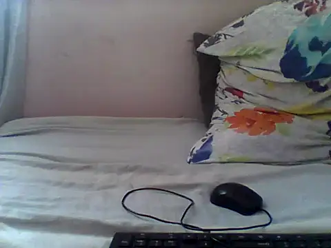 handsomeguy02 online show from June 18, 2026, 12:53 pm