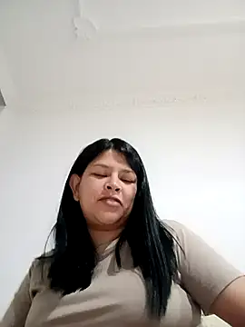 Snapshot of Macarenafun chatting on January 11, 2026, 11:21 pm Macarenafun online show from January 11, 2026, 11:21 pm