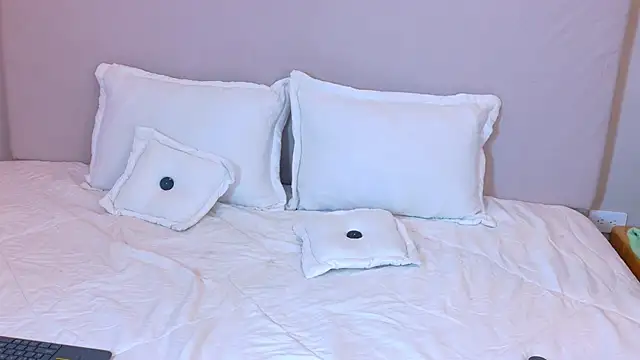 zarah queen online show from February 22, 2026, 3:18 am