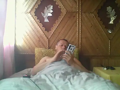 Ivan9iutt online show from May 6, 2026, 4:52 am