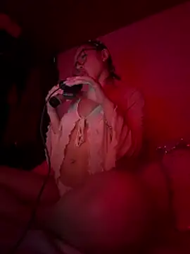 Snapshot of OriannaWolf chatting on February 18, 2026, 1:34 am OriannaWolf online show from February 18, 2026, 1:34 am