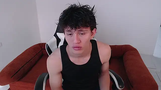 DarrenColleen online show from April 14, 2026, 1:39 pm