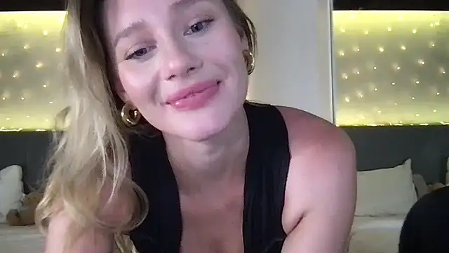 Stella muse online show from March 8, 2026, 2:32 pm