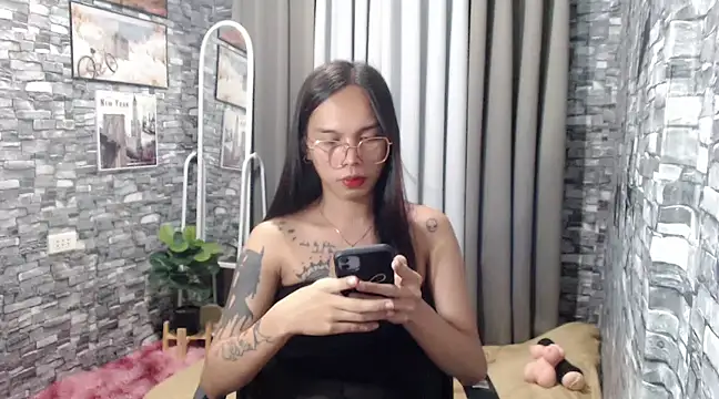 LOVELYMAYUMIE online show from March 2, 2025, 2:00 pm