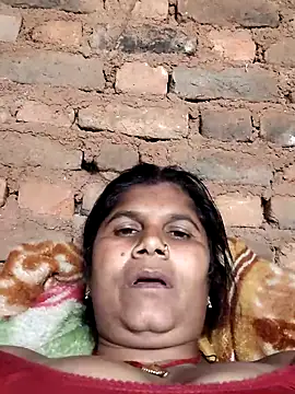 Hot di97 online show from April 15, 2026, 3:19 pm