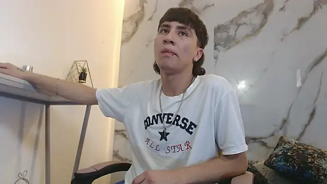 XanderGrey8 online show from April 3, 2026, 7:12 pm