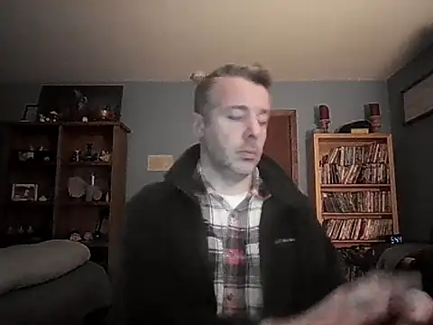 Snapshot of chrisw8140 chatting on February 10, 2026, 11:42 pm chrisw8140 online show from February 10, 2026, 11:42 pm