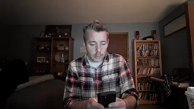 Snapshot of chrisw8140 chatting on February 28, 2026, 11:39 pm chrisw8140 online show from February 28, 2026, 11:39 pm