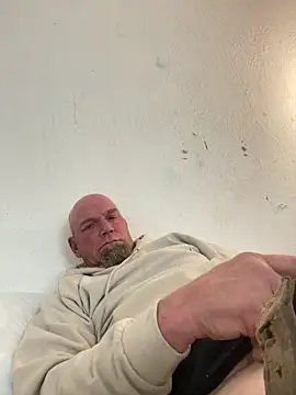 sofnhornyforu online show from April 10, 2026, 8:46 pm