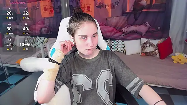 Snapshot of KiraDuvall chatting on February 15, 2026, 4:36 pm KiraDuvall online show from February 15, 2026, 4:36 pm