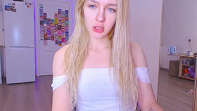 Snapshot of sailormoon666_ chatting on February 1, 2026, 10:19 pm sailormoon666 online show from February 1, 2026, 10:19 pm