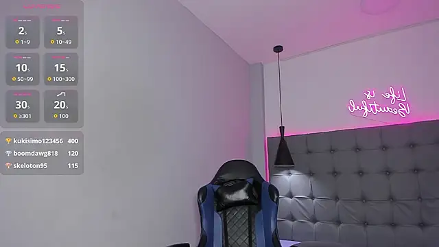 scarletcherry18 online show from March 26, 2026, 1:06 pm