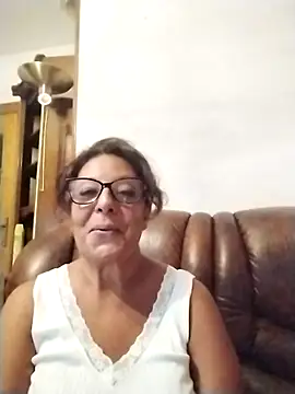 Snapshot of anaisytu chatting on July 24, 2026, 9:35 pm anaisytu online show from July 24, 2026, 9:35 pm