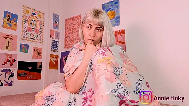 Snapshot of annieTinky0 chatting on February 24, 2026, 12:30 am annieTinky0 online show from February 24, 2026, 12:30 am