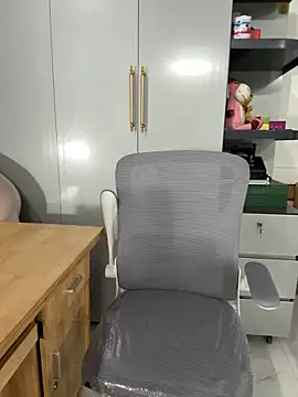 Llabi2k online show from April 9, 2026, 7:41 pm